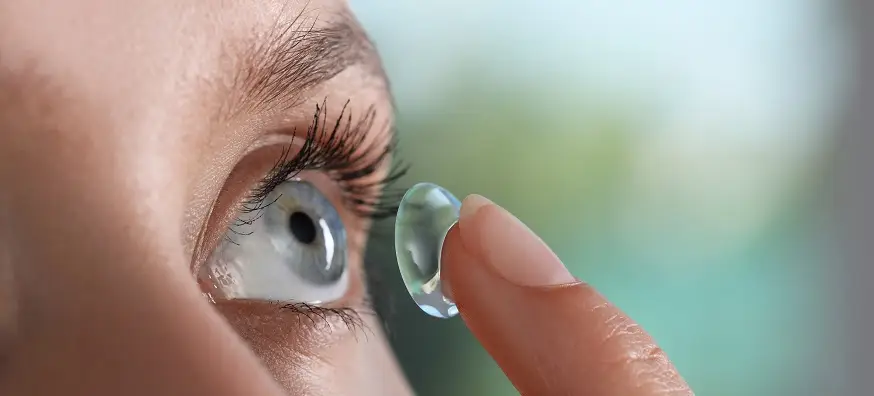 Contact lenses benefits and risks