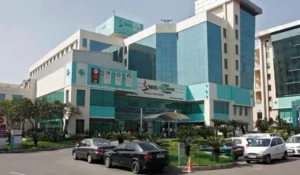 Max Super Speciality Hospital for Cataract Surgery In Delhi