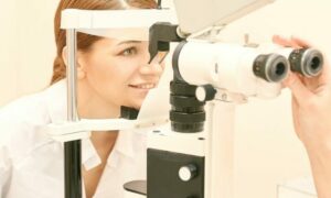 Tests Required Before LASIK Surgery-Refraction Test
