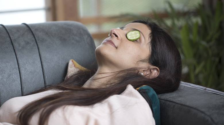 How to Get Rid of Under-Eye Bags Naturally